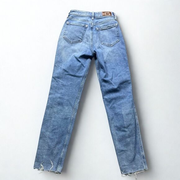 Hollister Jeans Women Size 00R Mom Jean Ultra High Rise Raw Hem Vintage Style - Picture 2 of 8